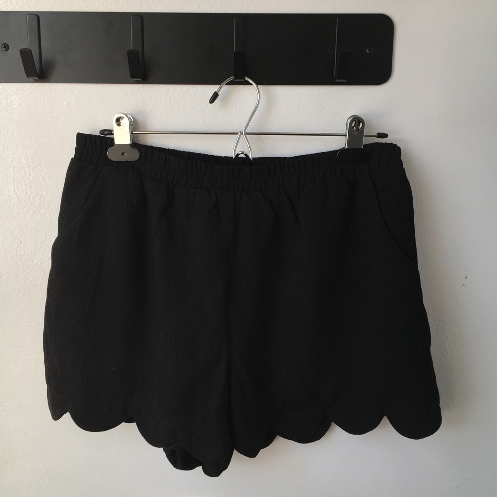 Scalloped Dressy Short